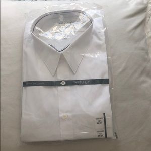 Men’s 18 1/2”x34/35 white vanheusen reg fit